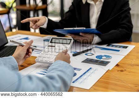 Meeting Room Atmosphere, Business People Meeting Together On Finance Topics, They Are Working Togeth