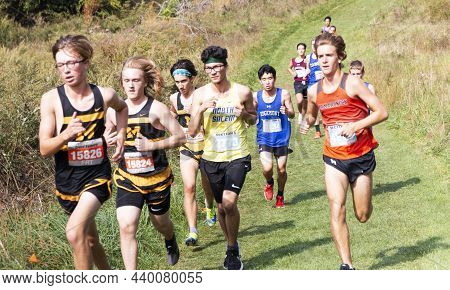 Wappinger Falls, New York, Usa - 16 October 2021: High School Boys Competining In A 5k Cross Country