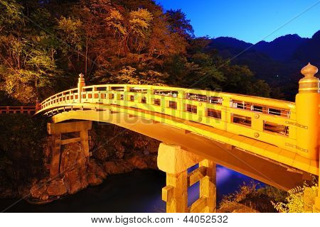 Ponte di Shinkyo di Nikko, in Giappone.