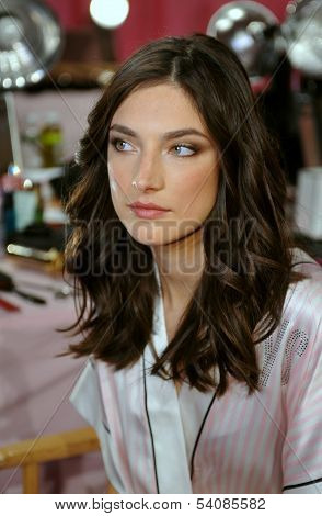 NEW YORK NY - NOVEMBER 13: Model Jacquelyn Jablonski poses backstage