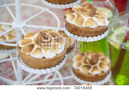 Little Meringue Cakes