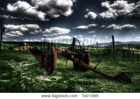 Aratro e vigneto
