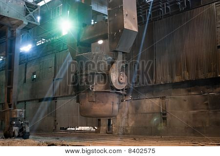 Döküm Kepçe Casthouse içinde