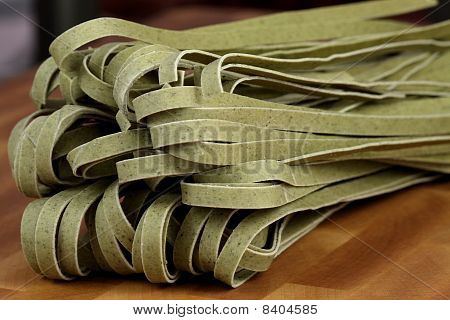 Raw Spinach Fettuccine