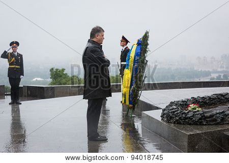 Laying Flowers Ceremony To The Tomb Of The Unknown Soldier