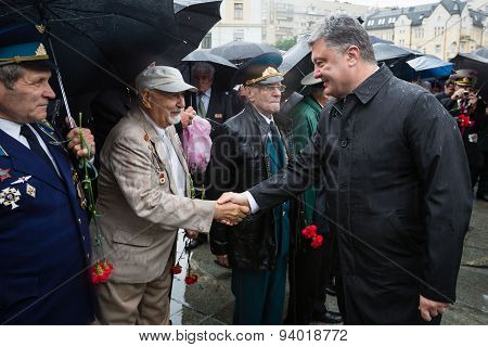 Laying Flowers Ceremony To The Tomb Of The Unknown Soldier
