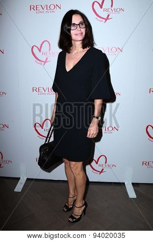 LOS ANGELES - JUN 3:  Courteney Cox at the Halle Berry And Revlon Celebrate Achievements In Cancer Research at the Four Seasons Hotel on June 3, 2015 in Los Angeles, CA