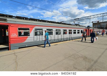 Moscow, Russia - 17.06.2015. Train A Large Russian Carrier Russian Railways At  Leningrad Station. I