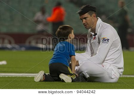 LONDON, ENGLAND - August 25: Kevin Pietersen plays with his son after the award ceremony and Urn presentation for the Investec Ashes cricket match between England and Australia 