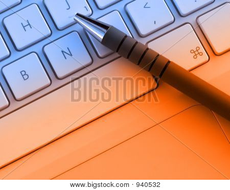 Pen på tastaturet