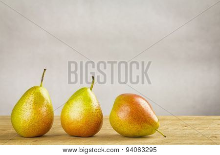 Bi-coloured Forelle Pears
