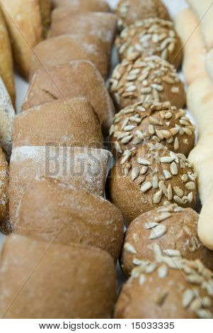 vários pães pão cozido