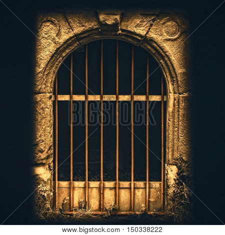 The mysterious gate of 1989 artwork picture