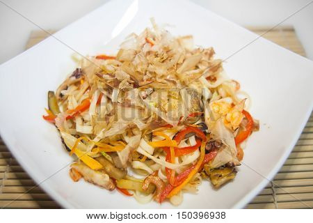 sea food salad with tuna dry chips