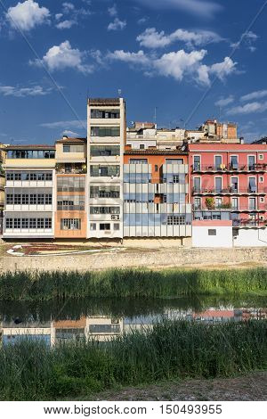 Girona (Gerona Catalunya Spain): old colorful houses along the Onyant river