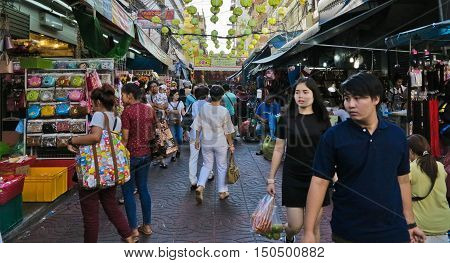 BANGKOK, THAILAND - OCTOBER 2, 2016: sellers at the market of Sempeng Chinatown on Bangkok, Thailand