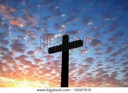 Крест в пасмурное небо,