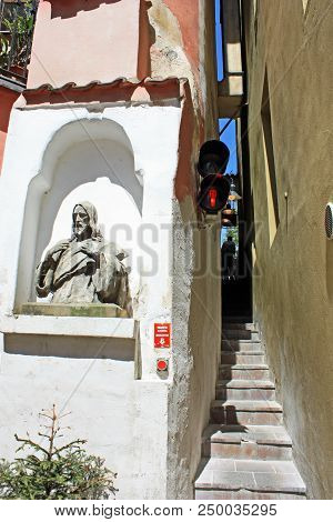 The Narrowest Street Vinarna Certovka In Prague With Traffic Lights For Pedestrians