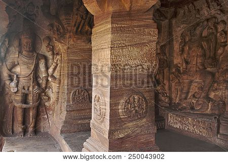 Cave 3 : Carved Figures Of Harihara, A Syncretic Sculpture Of Vishnu And Shiva. Badami Caves, Karnat