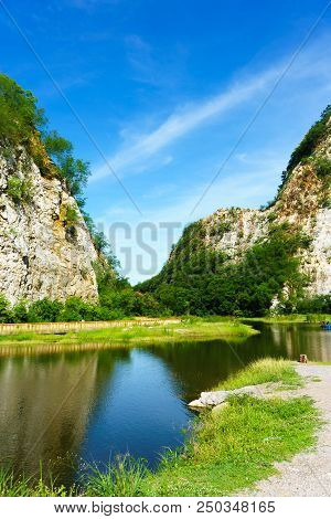 The Khao Ngoo Rock Park It Is Beautiful And Nature.