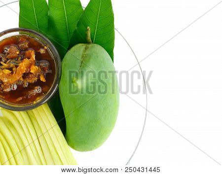 Raw Mangoes Sour With Sweet Fish Sauce 