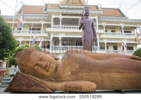 Cambodia Kampong Thom Wat Kampong Temple