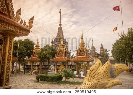 Cambodia Kampong Thom Wat Kampong Temple