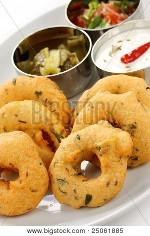 vada, snack indiano cibo