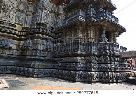 Facade, Decorative Friezes With Animal Figures, And Walls Depicting Hindu Deities. Chennakeshava Tem