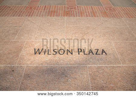 Los Angeles/usa- 02.02.2020 :  Ucla University Of California At Los Angeles Wilson Plaza