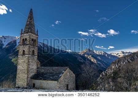 San Peyre Di Stroppo And The Lazaretto Of Caudano: Two Artistic Jewels Of The Maira Valley