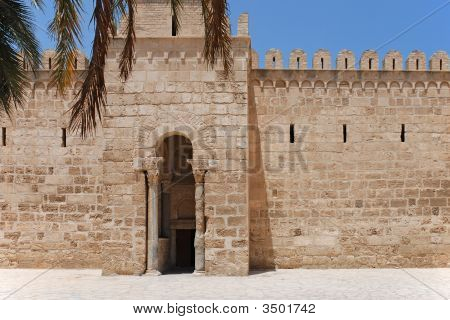 Brána Ribat