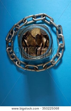Taunt stainless steel chain and saving jar