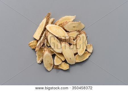 Herb Medicine Huangqi Or Astragali Radix Or Mongolian Milkvetch Root Membranous Milkvetch