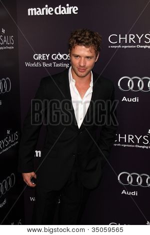LOS ANGELES - 11 de JUN: Ryan Phillippe al llegar a la bola de mariposa crisálida 10 en casa privada 