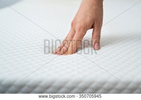 Hand Testing Orthopedic Memory Foam Core Mattress