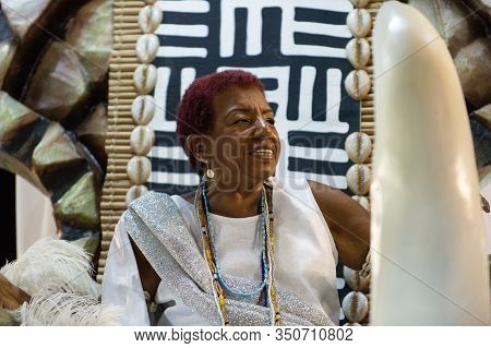 Rio, Brazil - March 04, 2019: Mangueira During The Carnival Samba School Carnival Rj 2019, At Sambod