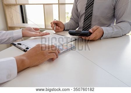 The Business Owner Personally Signed The Deal, Closing The Deal By Accepting Bribes. The Idea Of ​​c