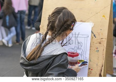 September 15, 2019, Kiev, Ukraine. Young Artist Paints A Picture On The Street
