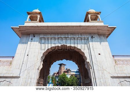 Gurudwara Sis Ganj Sahib Entrance Gate, One Of The Nine Historical Gurdwaras In New Delhi In India