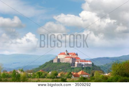 alte Burg auf himmel hintergrund