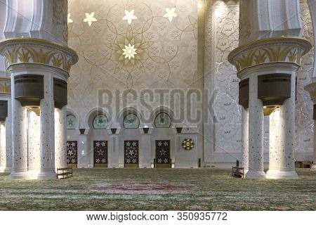 Abu Dhabi, Uae - December 28 2017: Majestic Interiors Of The Great Mosque Of Abu Dhabi
