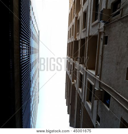 Edificio antiguo contra un moderno