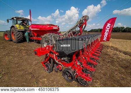 Belogorye, Khmelnytsky Region, Ukraine - August 19, 2021: Farmers Sow Seeds Horsch At The Demonstrat