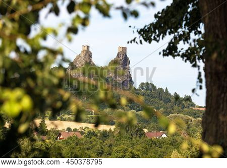 Trosky Castle Ruins, Two Towers Called Pana And Baba, Czech Paradise, Bohemia, Czech Republic