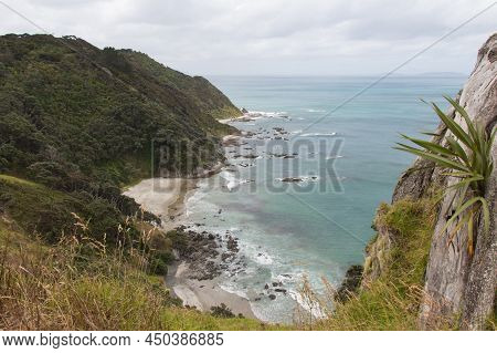 The View Of The Sea, Horizon Line And Clouds Seeing From Mangawhai Cliffs Walk Track, New Zealand.