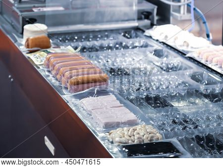 Linear Food Heat Thermoforming Sealing And Packaging Machine