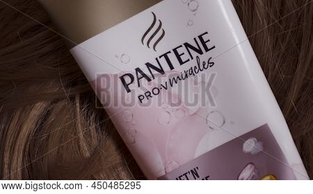 March 06, 2022 Ukraine, The City Of Kyiv Shampoo Pantene, On The Background