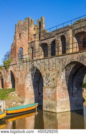 Old City Gate Berkelpoort In The Historic Center Of Zutphen, Netherlands