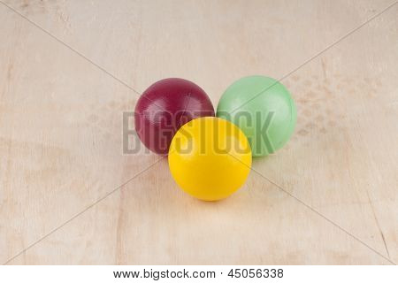 Пластмассовый шарик
